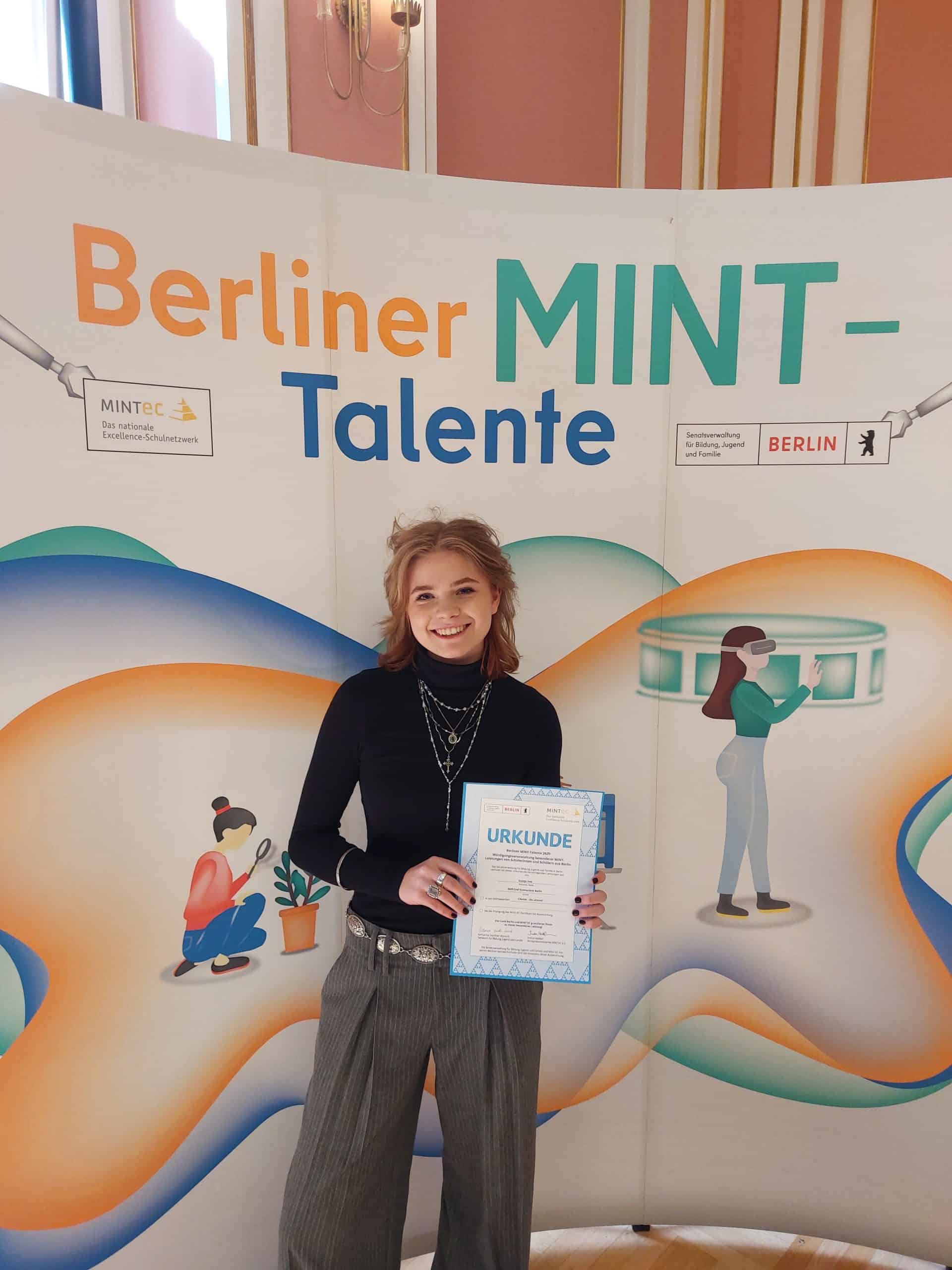 „Berliner MINT-Talente 2025“ – Auszeichnung für Svenja Voit (Q1)